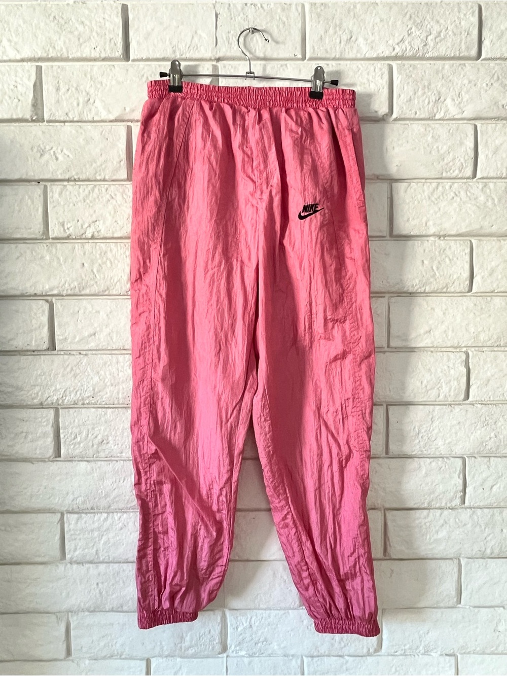 Nike Women’s Vintage 80’s 90’s Neon Pink Nylon Windbreaker Track Pants Sz Small